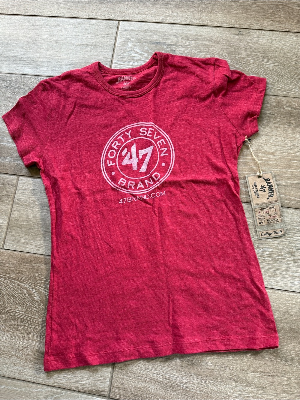 47 College Vault T Shirt Size MEDIUM